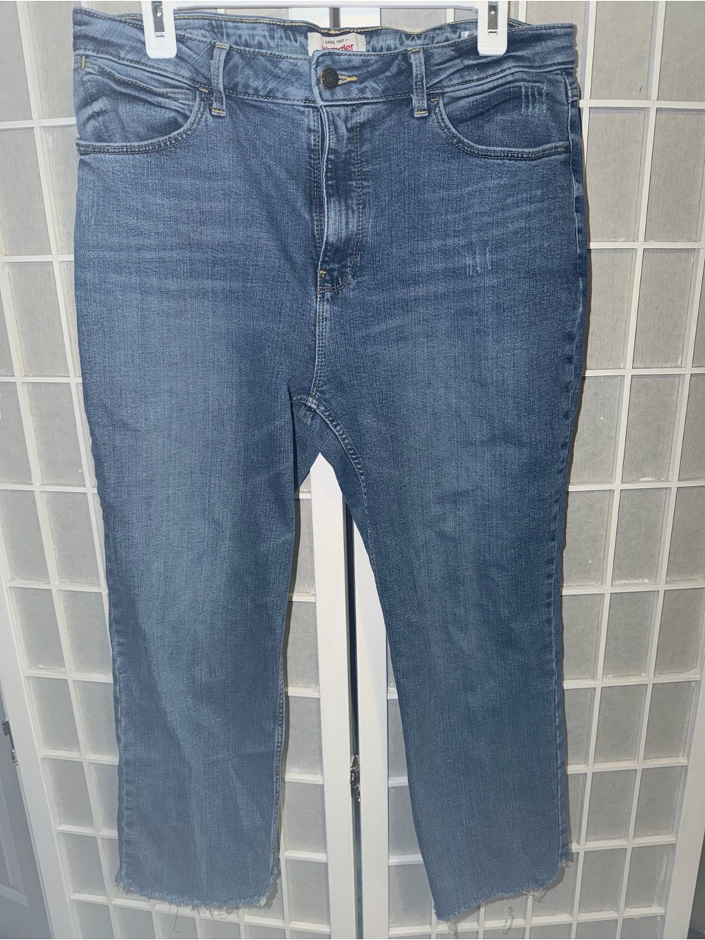 Wrangler Straight Leg Cropped Jeans
